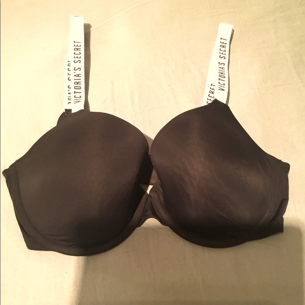 VICTORY SECRET SIZE 34D NEW ONLY $18.💗💕💕💕💗
